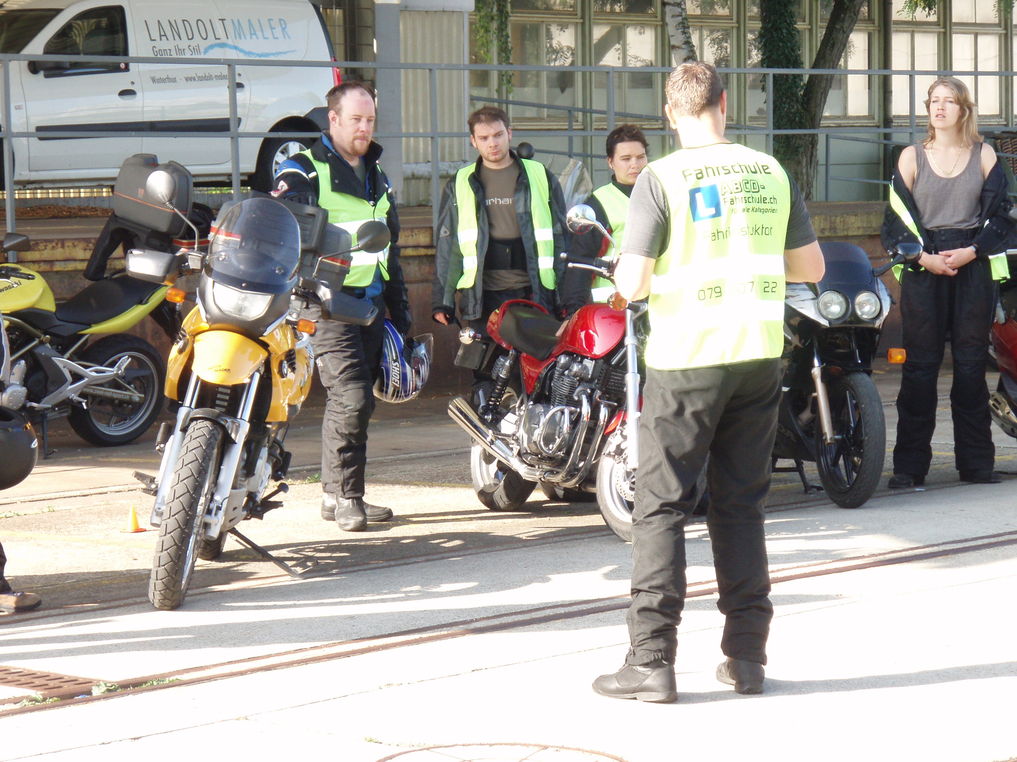 Wir veraten Tipps und Tricks in unseren Grundkursen speziell für Roller und Motorräder in Winterthur